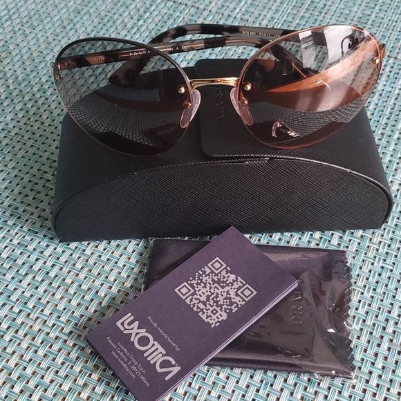 Prada Round Rimless Sunglasses - Picture 3 of 11